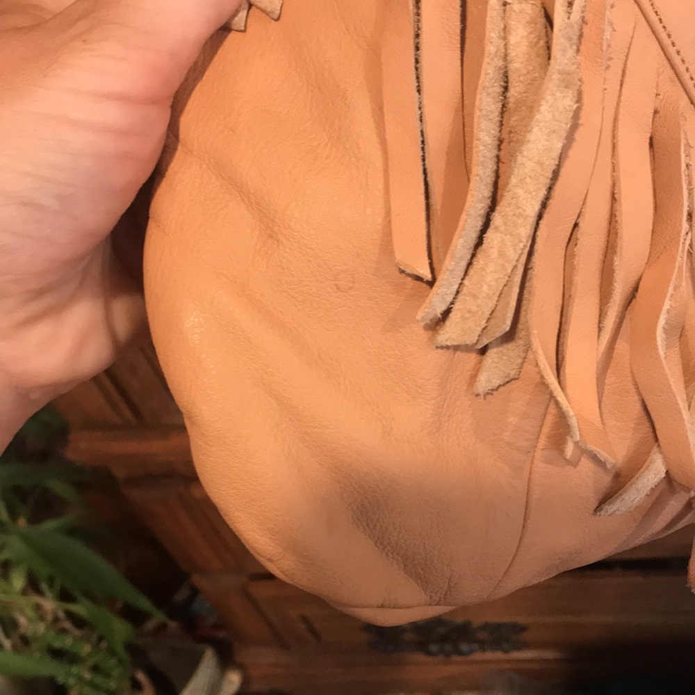 Vintage Leather Fringe Bag - Picture 4 of 11